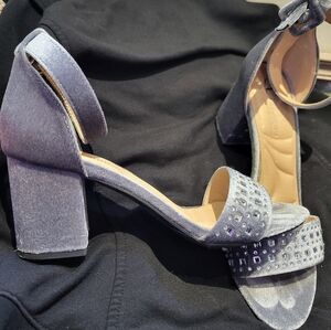 Women's Dress Velvet Wedge Shoe 2.5" heel. Size 6